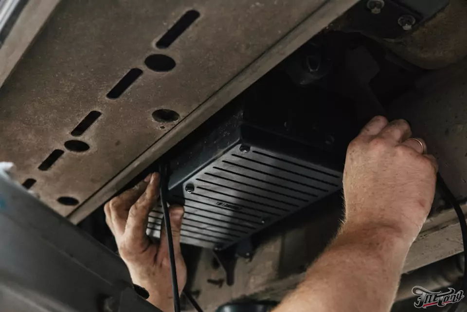 Установили систему активного выхлопа Engine Vox Stage 3 на дизельный Mercedes G-class